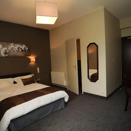 多梅因格力菲尔酒店 酒店 Granzay